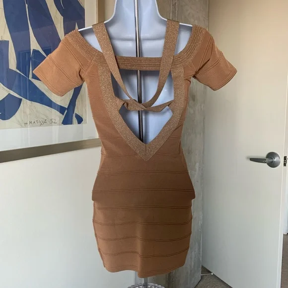 Bebe gold body con dress - Size Small - Picture 4 of 4